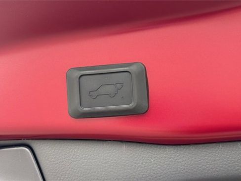 New 2025 Toyota RAV4 XLE image 27