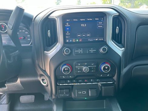 Used 2022 Chevrolet Silverado 1500 RST w/ Convenience Package II AWD/4WD image 18