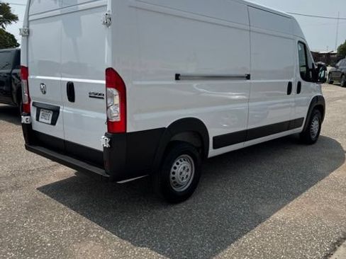 Used 2025 RAM ProMaster 2500 w/ Convenience Group FWD image 6