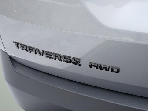 Used 2023 Chevrolet Traverse RS image 26