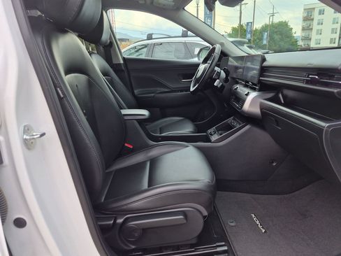 Certified 2024 Hyundai Kona Limited FWD image 32