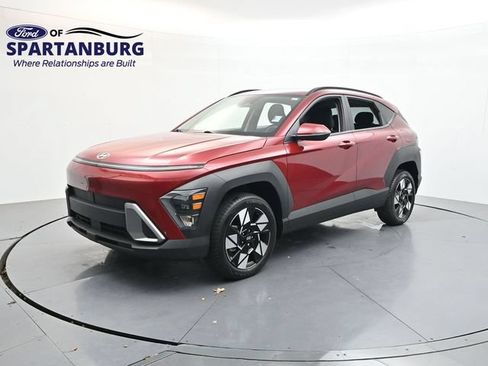 Used 2025 Hyundai Kona SEL AWD/4WD image 3
