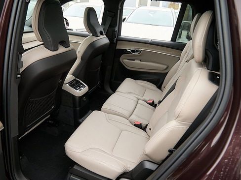 New 2026 Volvo XC90 T8 Ultra w/ Protection Package image 20