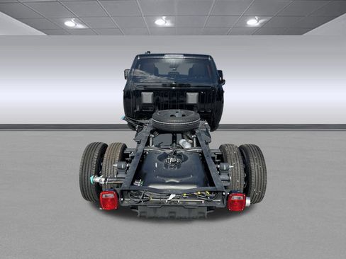 New 2025 RAM 3500 Tradesman w/ Chrome Appearance Group image 18