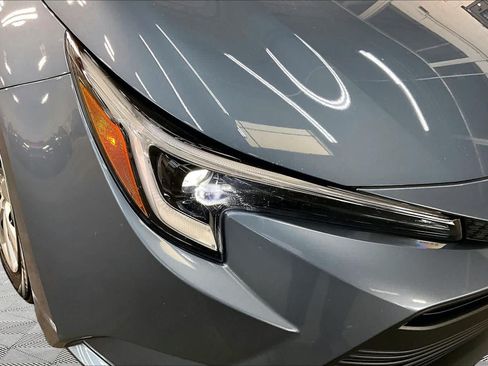 Used 2025 Toyota Corolla LE FWD image 28
