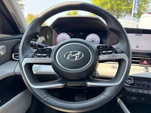 Used 2023 Hyundai Elantra Limited FWD image 21