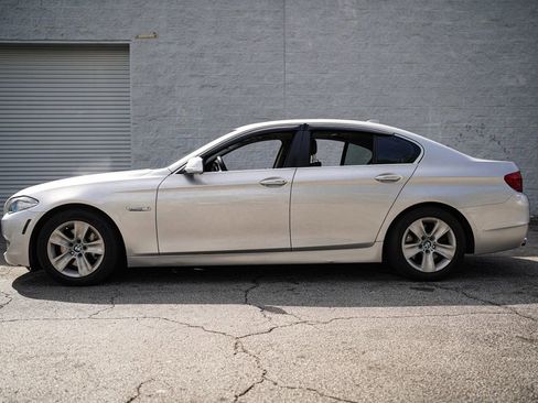 Used 2011 BMW 528i Sedan image 9