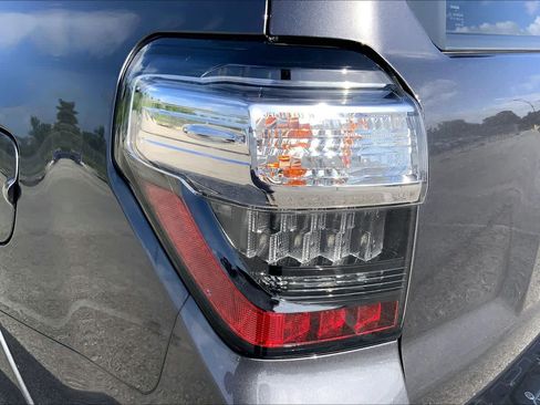 Used 2022 Toyota 4Runner SR5 RWD image 28