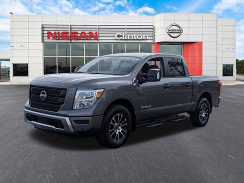 Certified 2024 Nissan Titan SV w/ SV Convenience Package image 7