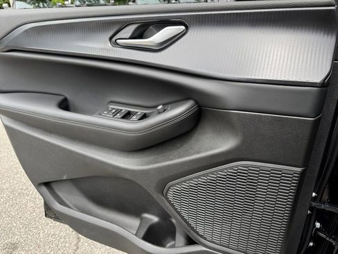 New 2025 Jeep Grand Cherokee L Laredo w/ Luxury Tech Group I image 20