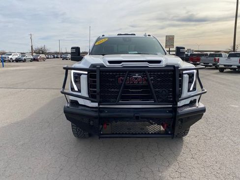 Used 2024 GMC Sierra 2500 AT4X image 9