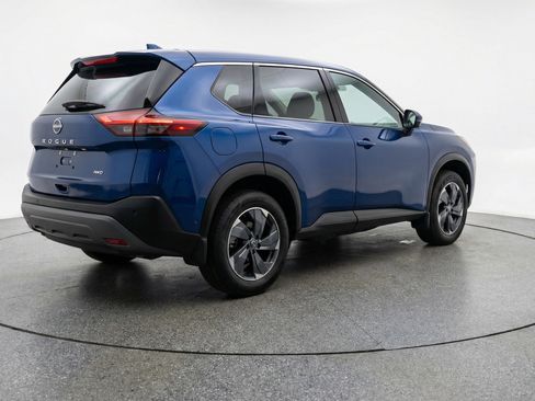 Used 2025 Nissan Rogue SV image 9