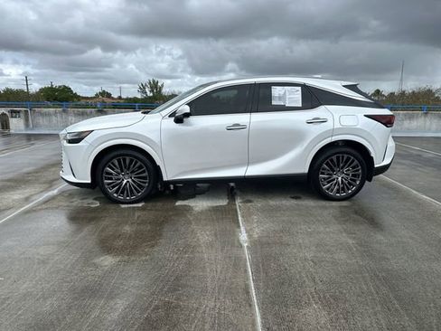 Used 2023 Lexus RX 350 FWD w/ Cold Area Package image 33