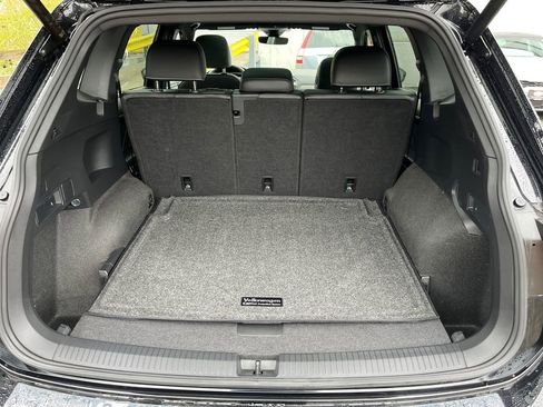 Used 2024 Volkswagen Tiguan SE R-Line AWD/4WD image 25