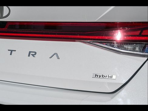 New 2026 Hyundai Elantra SEL FWD image 10