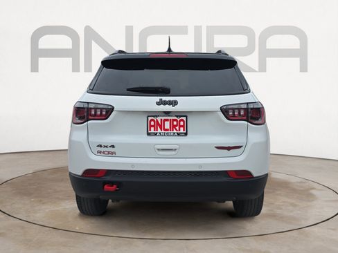 Used 2024 Jeep Compass Trailhawk image 7