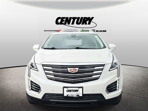 Used 2018 Cadillac XT5 Luxury w/ Driver Awareness Package AWD/4WD image 9