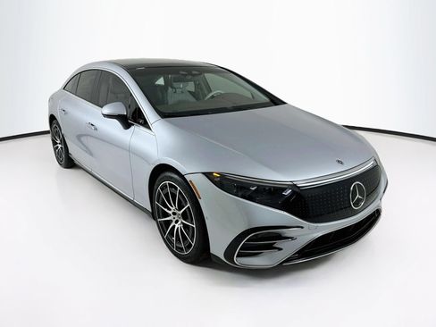 Used 2023 Mercedes-Benz EQS 580 4MATIC Sedan image 1