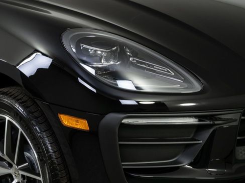 New 2026 Porsche Macan image 38