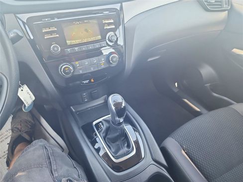 Used 2018 Nissan Rogue Sport S FWD image 30