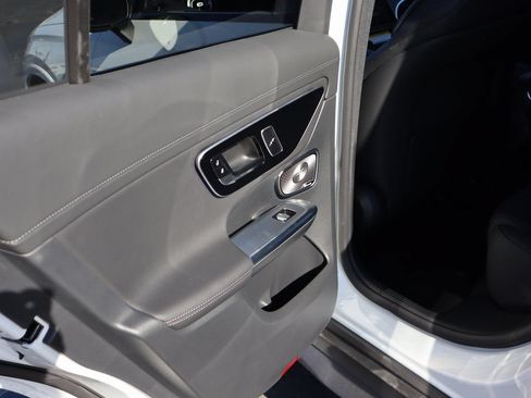 Used 2026 Mercedes-Benz GLC 300 4MATIC image 21