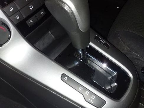 Used 2015 Chevrolet Cruze LT FWD image 21