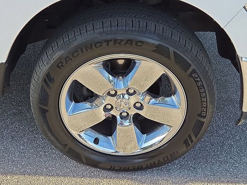 Used 2019 RAM 1500 Big Horn AWD/4WD image 7