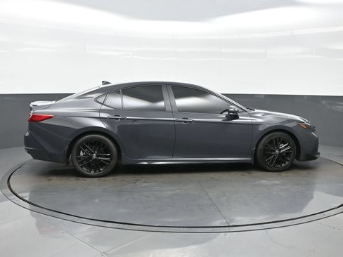 Used 2025 Toyota Camry SE w/ Convenience Package FWD image 7