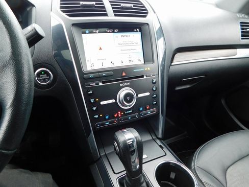 Used 2018 Ford Explorer Limited image 38