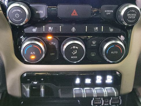 Used 2019 RAM 1500 Laramie RWD image 21