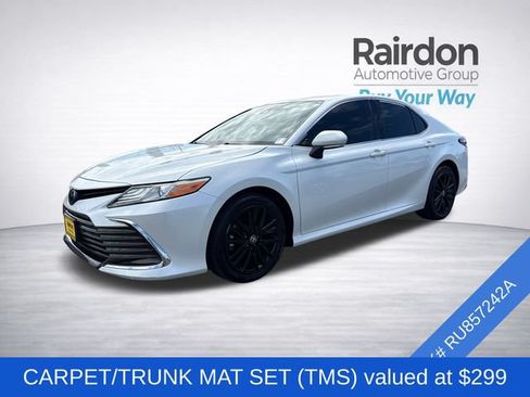 Used 2024 Toyota Camry XLE w/ Cold Weather Package FWD image 3