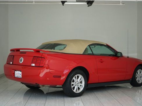 Used 2006 Ford Mustang Convertible RWD image 5
