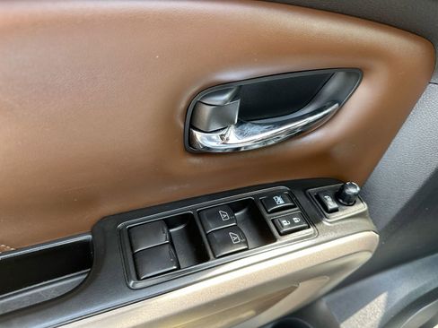 Used 2023 Nissan Titan Platinum Reserve w/ Moonroof Package AWD/4WD image 13