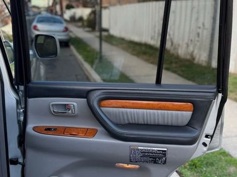 Used 2006 Lexus LX 470 4WD image 26