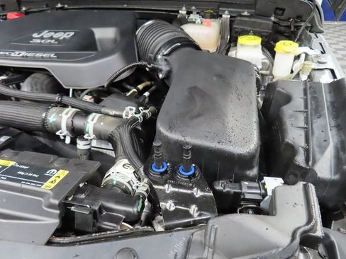 Used 2022 Jeep Wrangler Unlimited Sahara w/ LED Lighting Group image 21