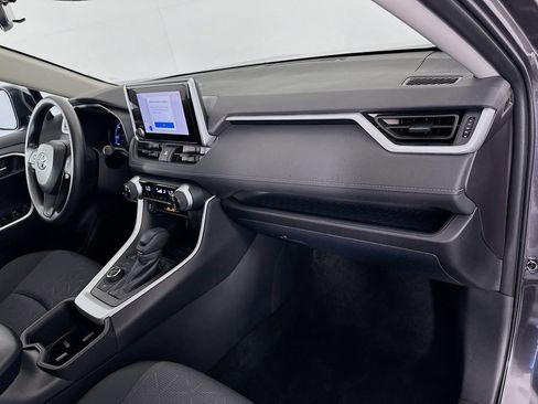 Certified 2025 Toyota RAV4 XLE AWD/4WD image 28