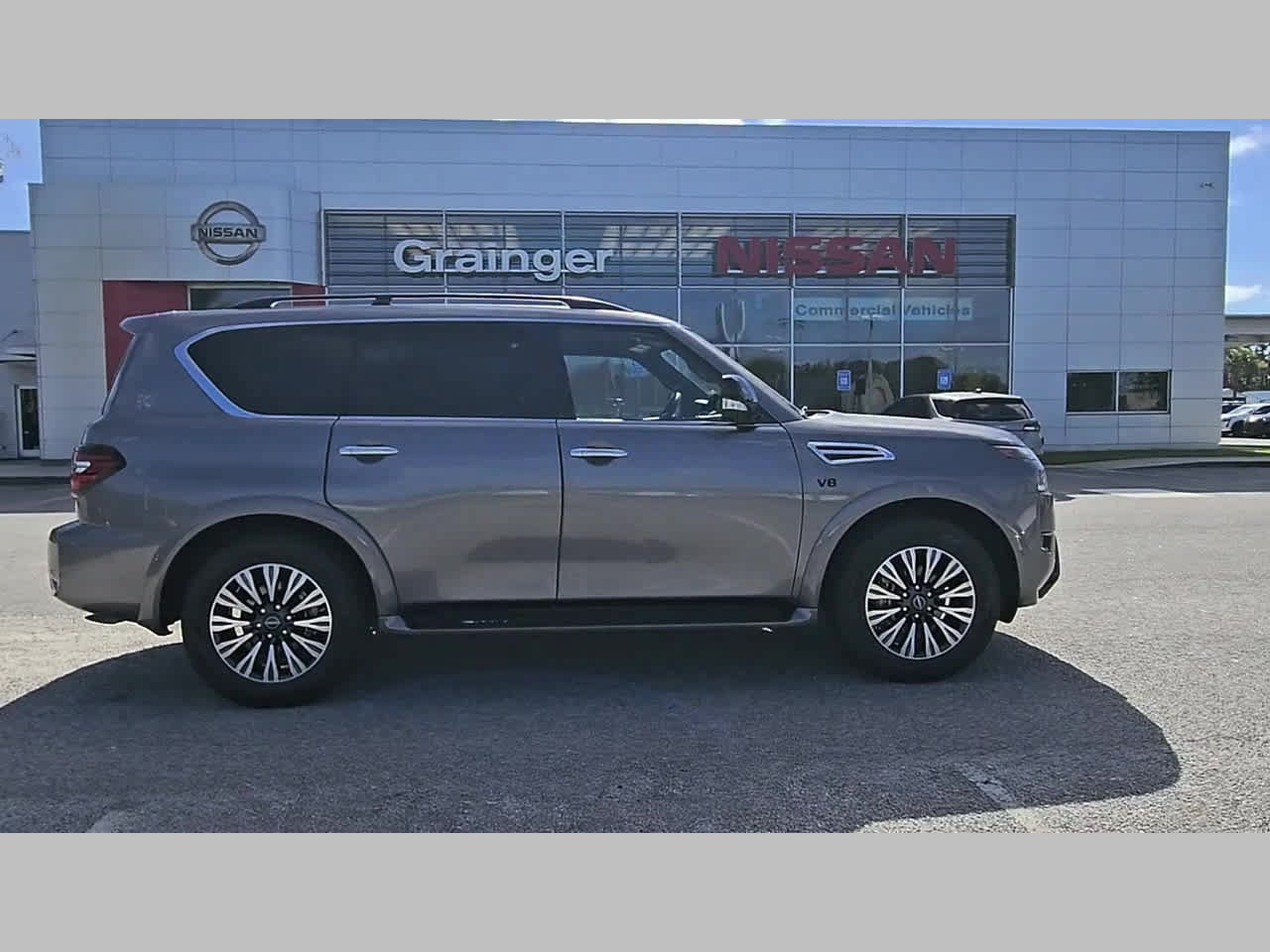 Used 2022 Nissan Armada SL w/ Midnight Edition Package RWD image 37