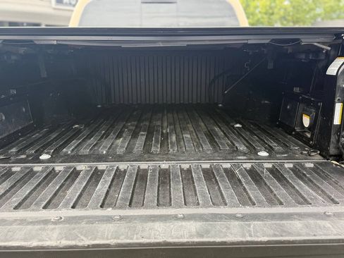 Used 2018 Toyota Tacoma TRD Off-Road w/ Technology Package AWD/4WD image 52