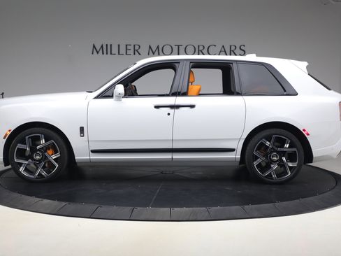 New 2026 Rolls-Royce Cullinan Black Badge image 9