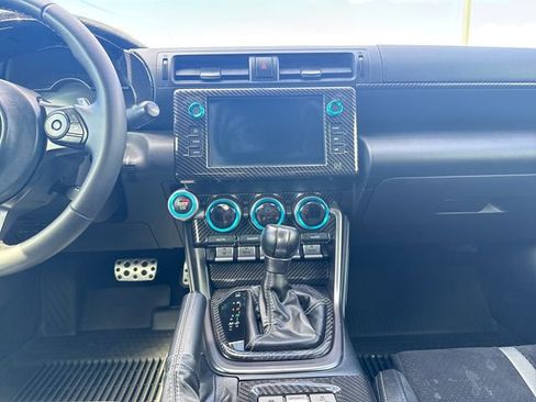 Used 2025 Toyota GR86 Premium w/ ALL Weather Mat Package (TMS) RWD image 19