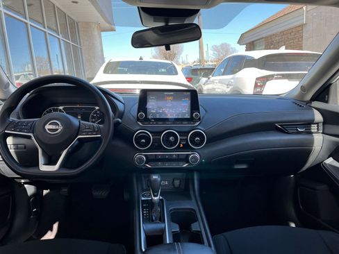 Used 2025 Nissan Sentra SV image 31