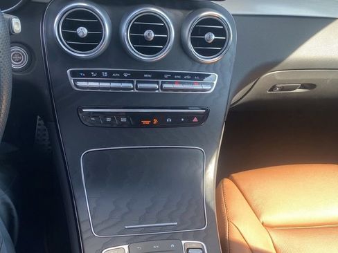 Used 2022 Mercedes-Benz GLC 43 AMG 4MATIC image 28