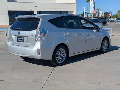Used 2012 Toyota Prius V Three image 4