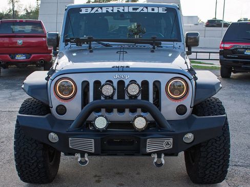 Used 2014 Jeep Wrangler Unlimited Sahara w/ Max Tow Package image 9