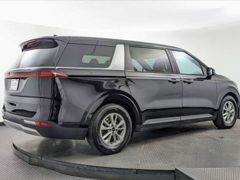 Used 2023 Kia Carnival LX FWD image 8