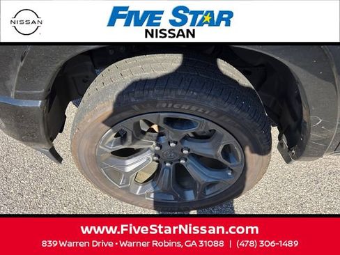 Used 2020 RAM 1500 Limited w/ Black Appearance Package AWD/4WD image 4