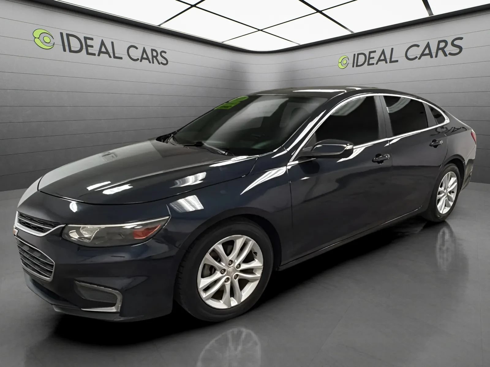 Used 2017 Chevrolet Malibu Hybrid w/ Leather Package FWD image 1