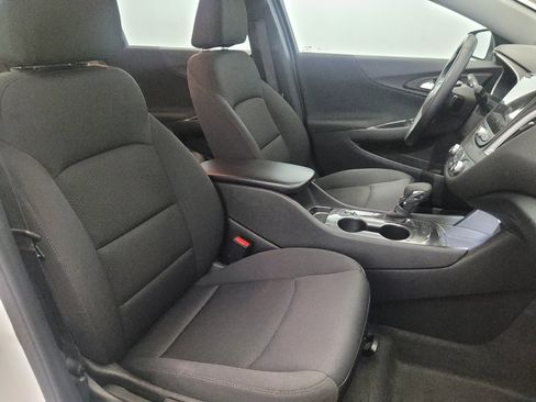 Used 2025 Chevrolet Malibu RS image 21