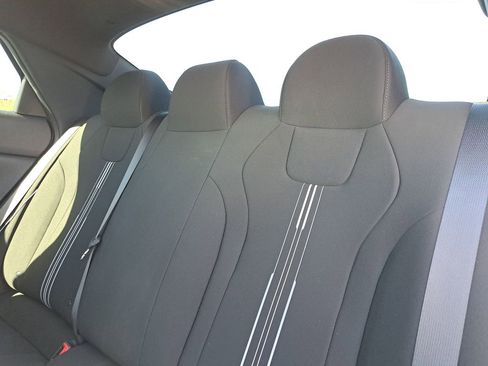 New 2025 Hyundai Elantra SEL image 8