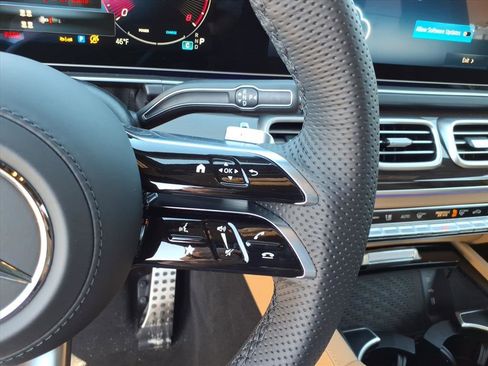 New 2026 Mercedes-Benz GLS 450 4MATIC image 17